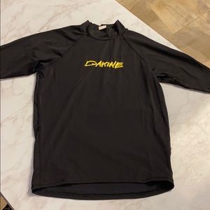 ☘️5/$15 Dakine black rash guard